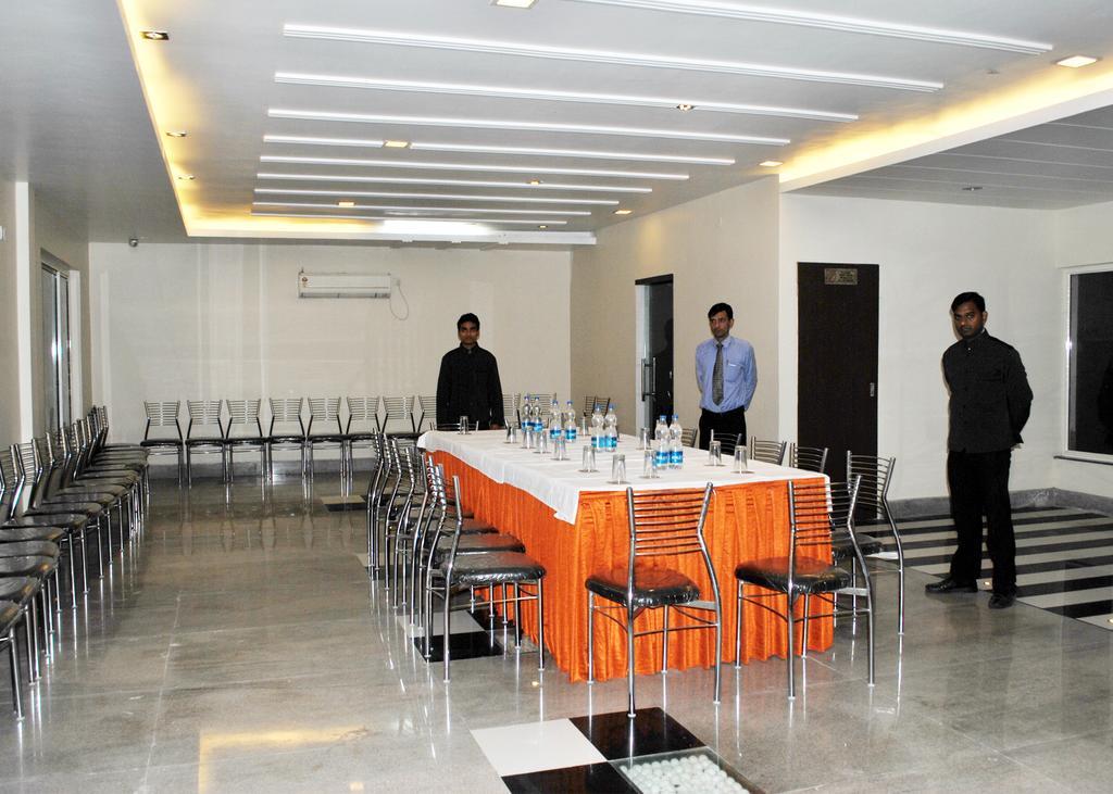 Hotel The Sapphire Grand Varanasi