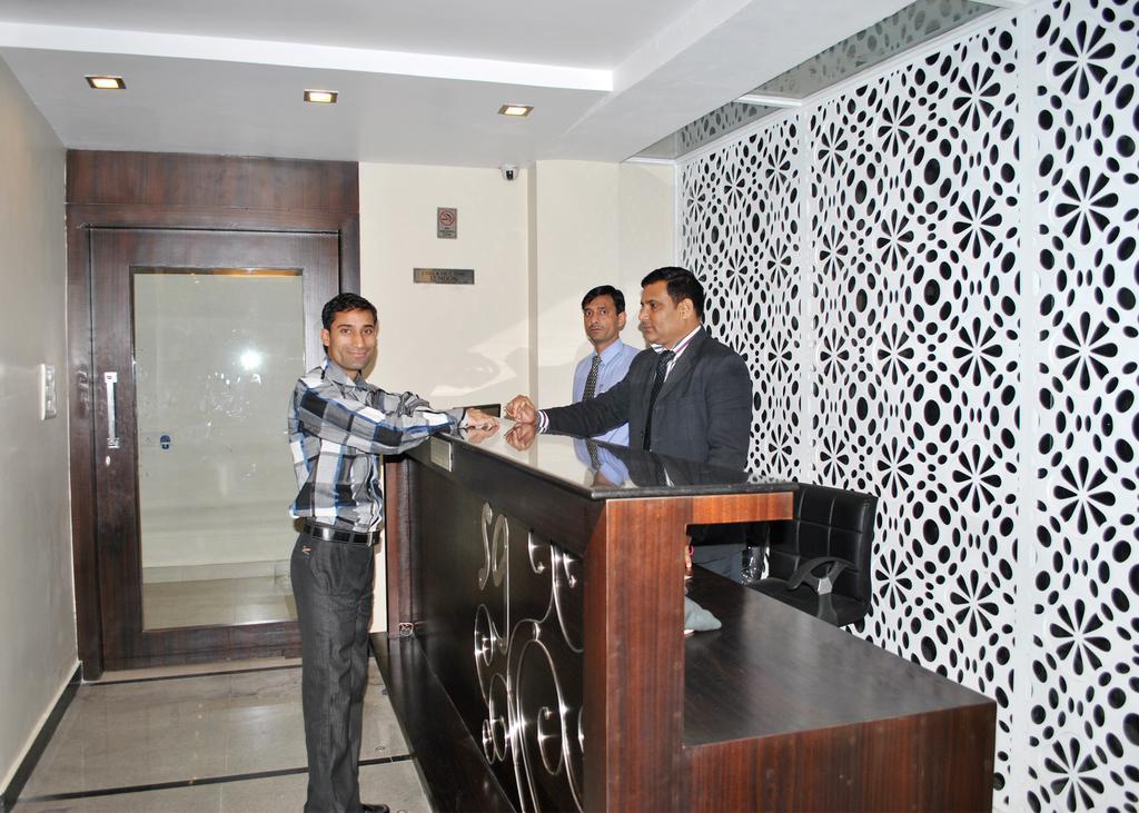 Hotel The Sapphire Grand Varanasi
